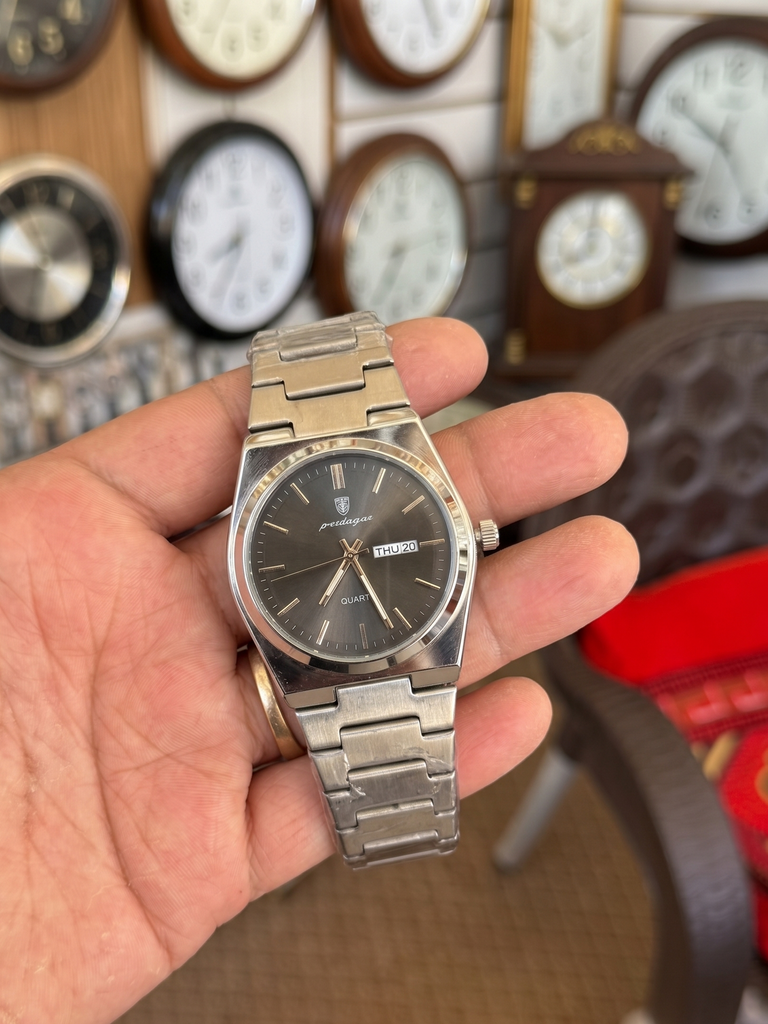 Elegant Predagar Stainless Steel Men's Quartz Watch - Distinctive Design